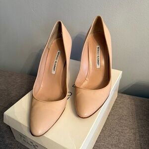 Vintage Manolo Blahnik - Patent Leather Nude Size 39.5EU sizing to 8,5 US size